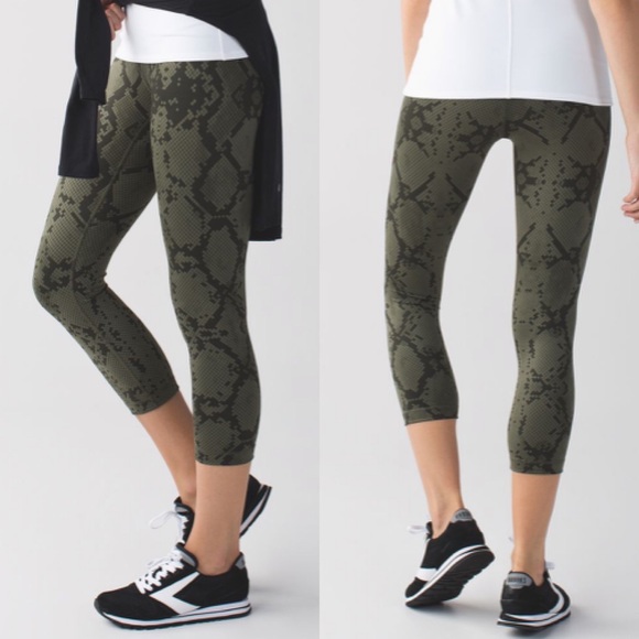 lululemon athletica Pants - Lululemon Wunder Under Athletic Crop: Snakeskin